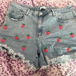rue21 plus size strawberry denim shorts 🍓